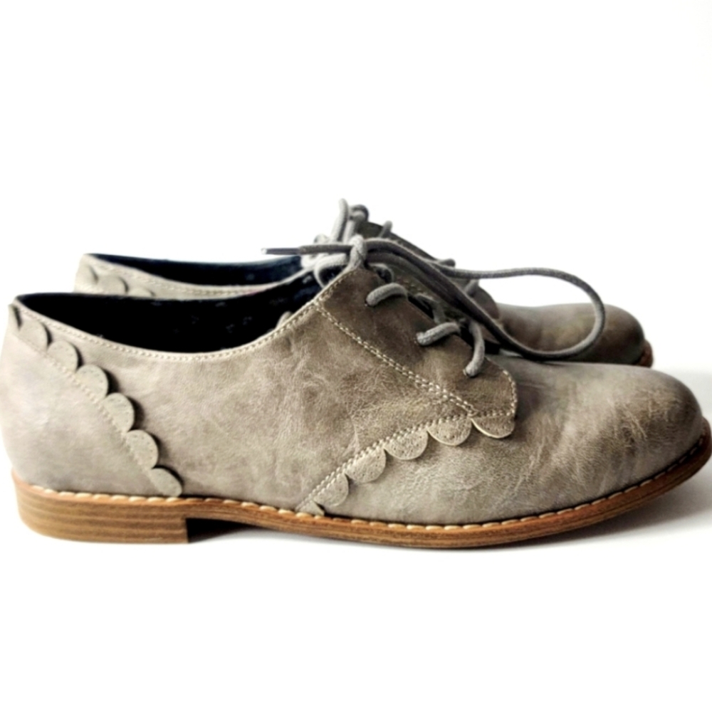 Maurices Scalloped Oxford Loafers 7 Stylish Flats Greige Academia
